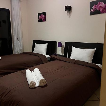 Magnifique Appartement Spacieux Confort Propre Familial 2 Chambres Salon Et Salle A Manger A 20Mn A Pied De Place Jemaa El Fina 4 Piscines Dans Espace De Golf A 12 Mn En Voitures L Entree Est Gratuit Pour La Clientele Ouvert Entre 10H Et 20H Marrakesh Ngoại thất bức ảnh