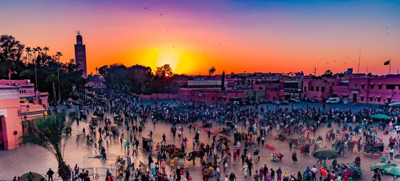 Magnifique Appartement Spacieux Confort Propre Familial 2 Chambres Salon Et Salle A Manger A 20Mn A Pied De Place Jemaa El Fina 4 Piscines Dans Espace De Golf A 12 Mn En Voitures L Entree Est Gratuit Pour La Clientele Ouvert Entre 10H Et 20H Marrakesh Ngoại thất bức ảnh
