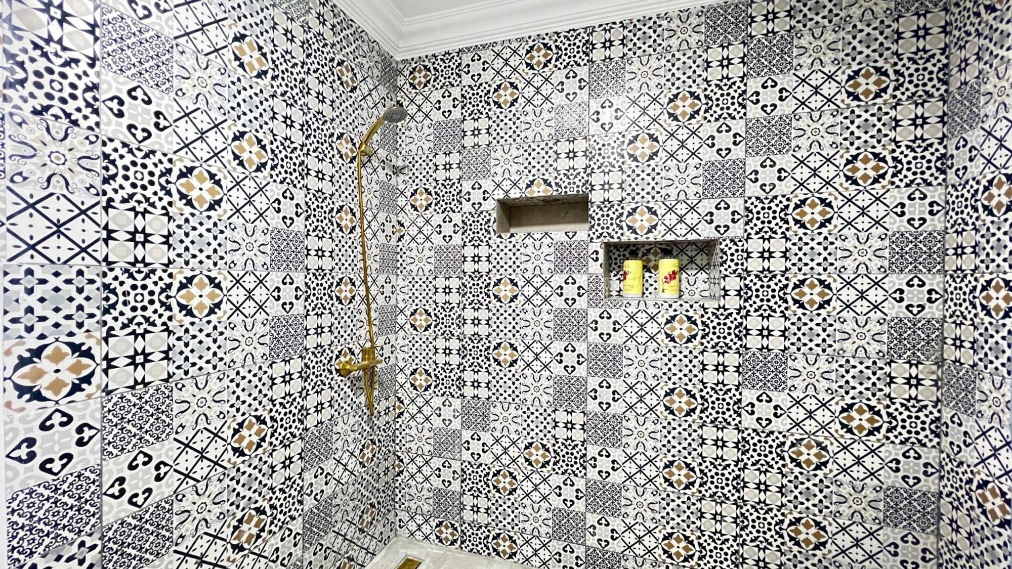 Magnifique Appartement Spacieux Confort Propre Familial 2 Chambres Salon Et Salle A Manger A 20Mn A Pied De Place Jemaa El Fina 4 Piscines Dans Espace De Golf A 12 Mn En Voitures L Entree Est Gratuit Pour La Clientele Ouvert Entre 10H Et 20H Marrakesh Ngoại thất bức ảnh